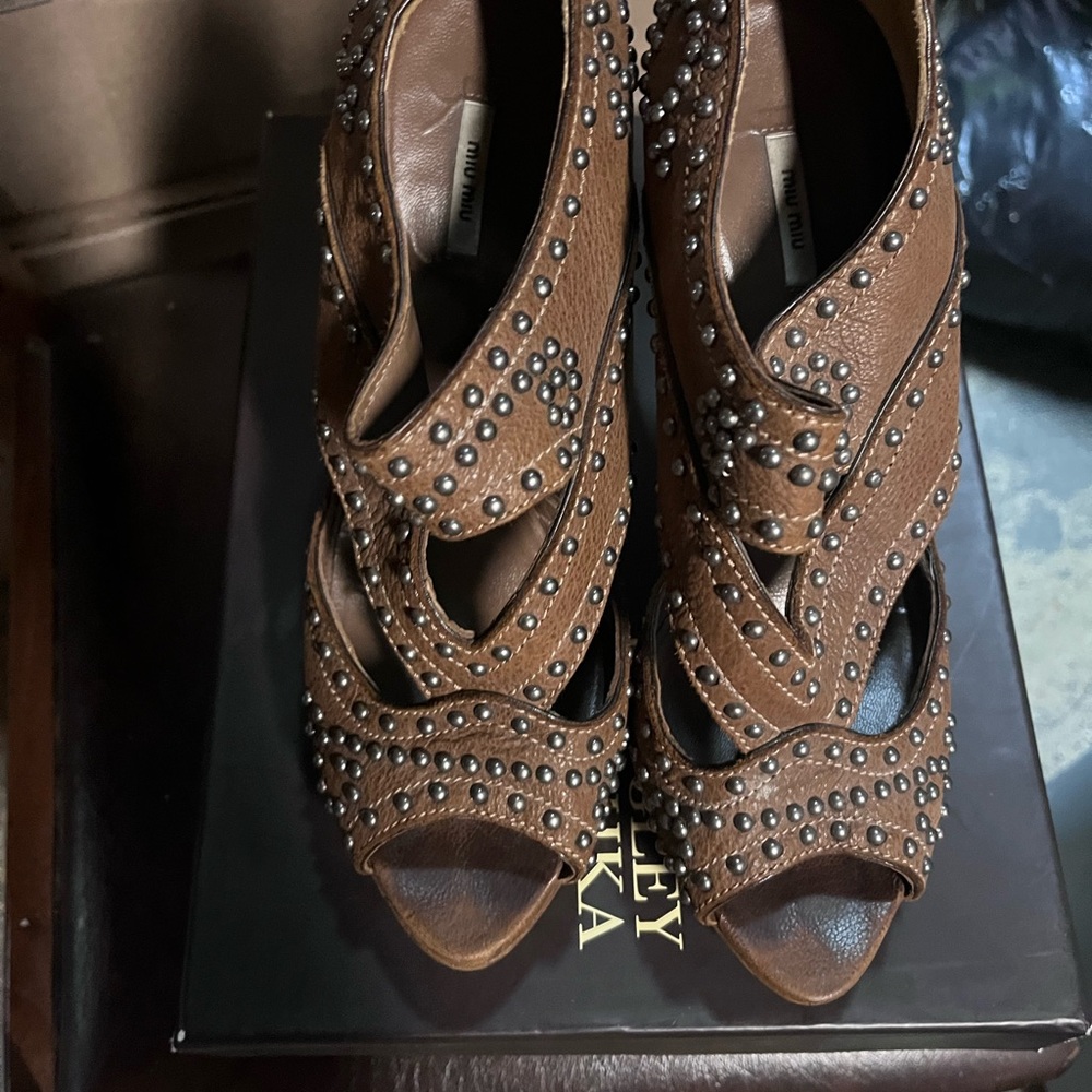 Miu Miu heels. Brown suede with silver decor